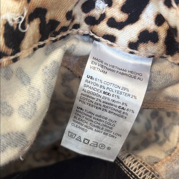 So slimming Chicos Leopard Print jeans ankle girlfriend fit size 16R - Picture 7 of 7